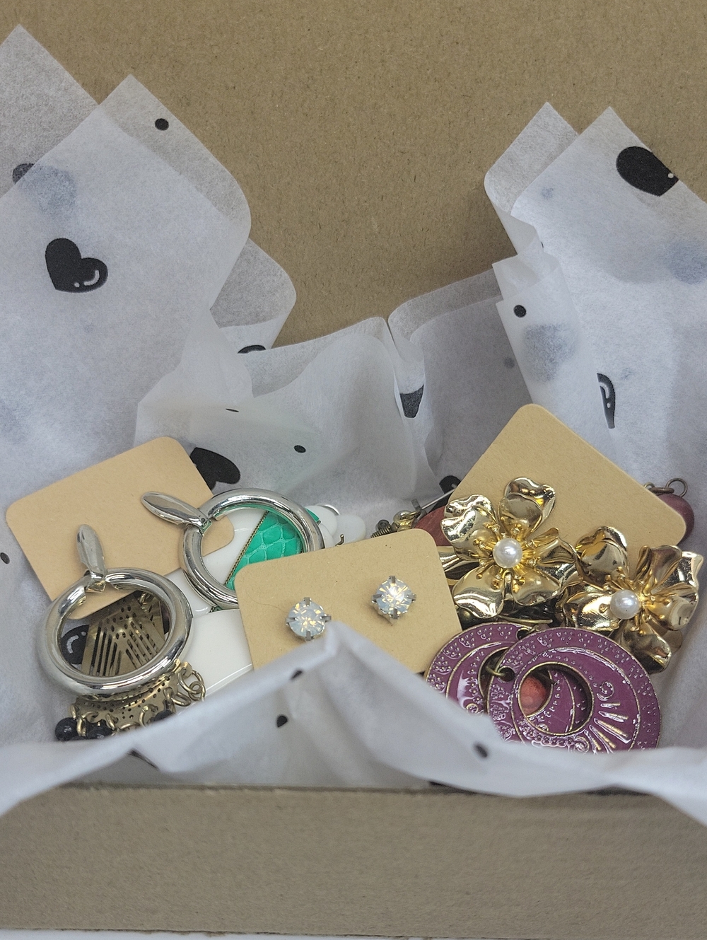 15pc Box Of Earrings